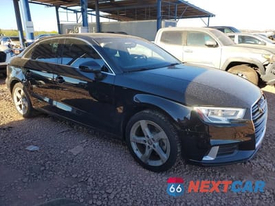 Czwarte zdjęcie samochodu z boku: 2019 AUDI A3 PREMIUM VIN:WAUAUGFF7K1013108 - miniatura