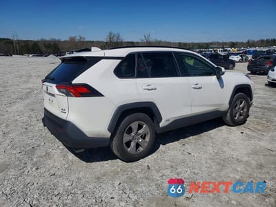 Trzecie zdjęcie samochodu z tyłu: 2024 TOYOTA RAV4 HYBRID XLE VIN:JTMRWRFV1RD243478 - miniatura