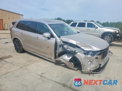 Czwarte zdjęcie samochodu z boku: 2025 VOLVO XC90 ULTRA VIN:YV4062PG0S1376401 - miniatura