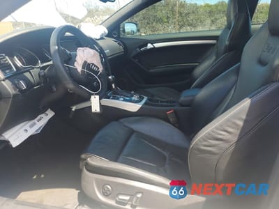 Zdjęcie 7 z 12 samochodu: 2013 AUDI RS5 VIN:WUAC6AFR3DA901048 - miniatura