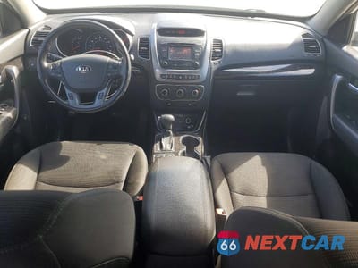 Zdjęcie 8 z 12 samochodu: 2014 KIA SORENTO LX VIN:5XYKTDA68EG508910 - miniatura