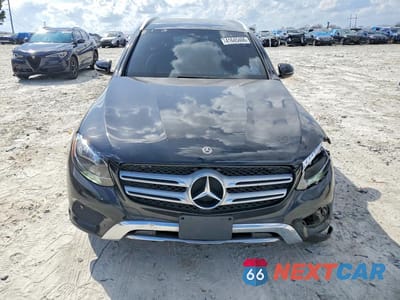 Piąte zdjęcie samochodu w środku: 2019 MERCEDES-BENZ GLC VIN:WDC0G4JB2KV144362 - miniatura