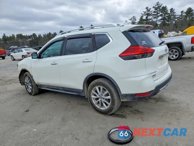 Drugie zdjęcie samochodu z przodu: 2017 NISSAN ROGUE SV VIN:5N1AT2MT2HC815883 - miniatura