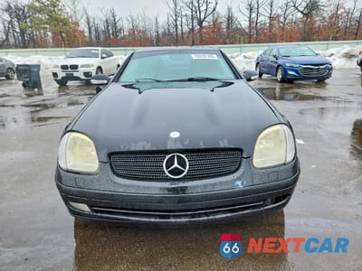 Piąte zdjęcie samochodu w środku: 1999 MERCEDES-BENZ SLK-CLASS VIN:WDBKK47FXXF121936 - miniatura