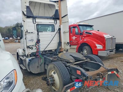 Trzecie zdjęcie samochodu z tyłu: 2015 VOLVO VNL SEMI TRUCK VIN:4V4N19TG6FN922790 - miniatura