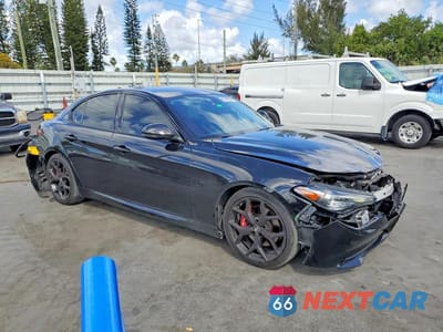 Czwarte zdjęcie samochodu z boku: 2020 ALFA ROMEO GIULIA VIN:ZARFAMAN0L7635973 - miniatura