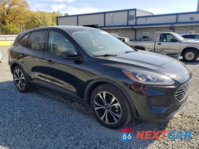 Czwarte zdjęcie samochodu z boku: 2022 FORD ESCAPE SE VIN:1FMCU0G67NUB95991 - miniatura