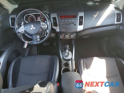 Zdjęcie 8 z 14 samochodu: 2012 MITSUBISHI OUTLANDER SE VIN:JA4AS3AW2CU031731 - miniatura