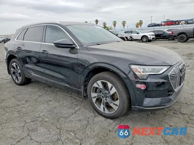 Czwarte zdjęcie samochodu z boku: 2021 AUDI E-TRON PREMIUM PLUS VIN:WA1LAAGE8MB000544 - miniatura