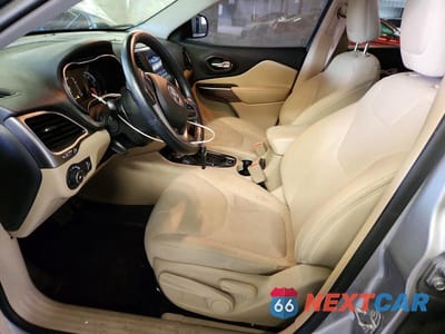 Zdjęcie 7 z 12 samochodu: 2019 JEEP CHEROKEE LATITUDE VIN:1C4PJMCB1KD201496 - miniatura