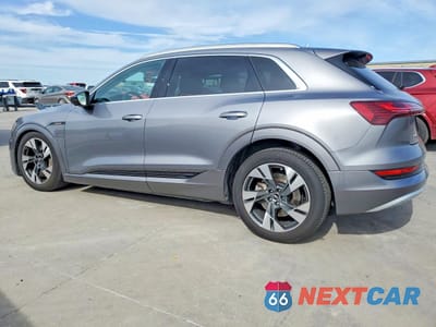 Drugie zdjęcie samochodu z przodu: 2022 AUDI E-TRON PREMIUM PLUS VIN:WA1LAAGE7NB013299 - miniatura
