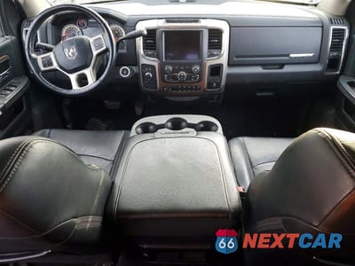 Zdjęcie 8 z 12 samochodu: 2018 RAM 3500 LARAMIE VIN:3C63RRJL7JG408385 - miniatura