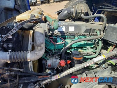 Zdjęcie 9 z 10 samochodu: 2019 VOLVO VN VNL VIN:4V4NC9EJ6KN200412 - miniatura