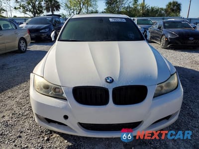 Piąte zdjęcie samochodu w środku: 2011 BMW 328 I SULEV VIN:WBAPH5G56BNN59402 - miniatura