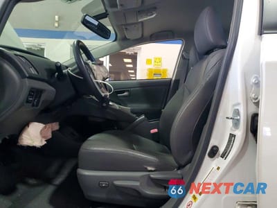Zdjęcie 7 z 13 samochodu: 2010 TOYOTA PRIUS C HYB VIN:JTDKN3DU0A0035308 - miniatura