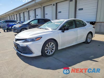 2022 TOYOTA CAMRY LE 4T1C11AK1NU712142 - główne zdjęcie licytacji z USA - miniatura