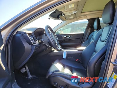 Zdjęcie 7 z 14 samochodu: 2020 VOLVO V60 CROSS COUNTRY T5 MOMENTUM VIN:YV4102WK6L1041236 - miniatura