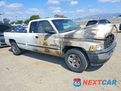 Czwarte zdjęcie samochodu z boku: 1999 DODGE RAM 2500 VIN:3B7KC23Z9XG136171 - miniatura