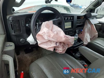 Zdjęcie 8 z 12 samochodu: 2018 CHEVROLET EXPRESS G3500 VIN:1GCZGHFG4J1227936 - miniatura