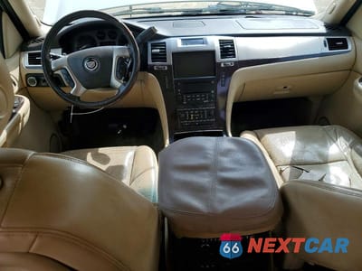 Zdjęcie 8 z 13 samochodu: 2008 CADILLAC ESCALADE LUXURY VIN:1GYEC63858R184385 - miniatura