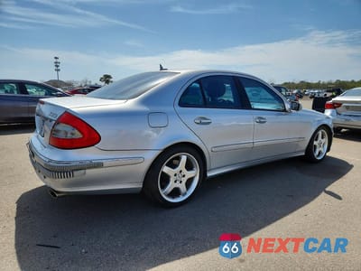 Trzecie zdjęcie samochodu z tyłu: 2007 MERCEDES-BENZ E-CLASS VIN:WDBUF87X47B121225 - miniatura