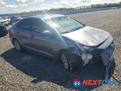 Czwarte zdjęcie samochodu z boku: 2018 HYUNDAI ACCENT SE VIN:3KPC24A37JE020570 - miniatura