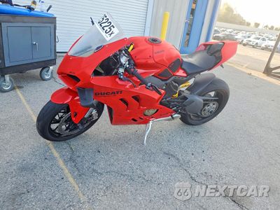 Trzecie zdjęcie samochodu z tyłu: 2023 DUCATI PANIGALE V4S VIN:ZDMDAGWW7PB004505 - miniatura