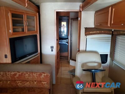 Zdjęcie 6 z 10 samochodu: 2007 FREIGHTLINER CHASSIS XC RV VIN:4UZACKCY97CY97039 - miniatura