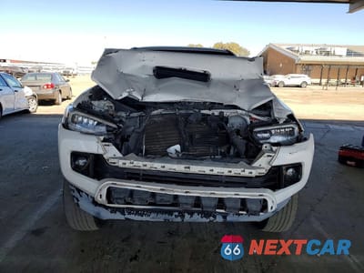 Piąte zdjęcie samochodu w środku: 2016 TOYOTA TACOMA TRD SPORT VIN:3TMBZ5DN3GM004276 - miniatura