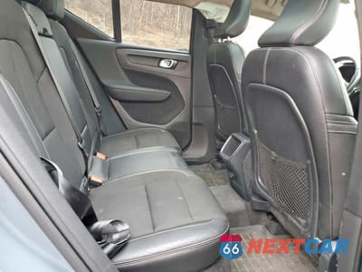 Zdjęcie 11 z 13 samochodu: 2020 VOLVO XC40 T5 MOMENTUM VIN:YV4162UKXL2294331 - miniatura