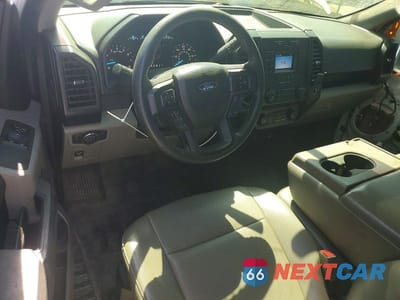 Zdjęcie 8 z 12 samochodu: 2019 FORD F150 VIN:1FTMF1CBXKFA06522 - miniatura