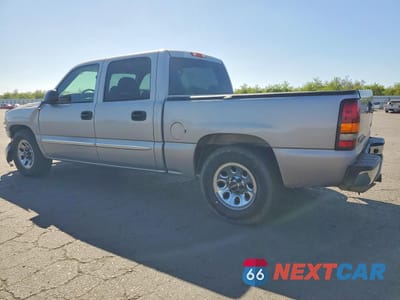 Drugie zdjęcie samochodu z przodu: 2005 GMC NEW SIERRA C1500 VIN:2GTEC13T851154766 - miniatura