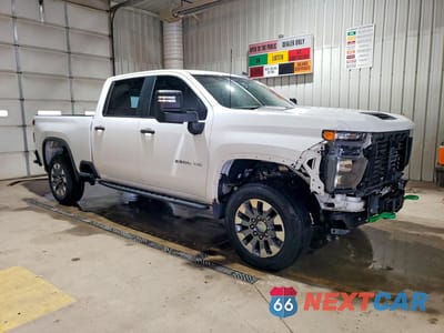 Czwarte zdjęcie samochodu z boku: 2023 CHEVROLET SILVERADO K2500 CUSTOM VIN:2GC4YMEY7P1706428 - miniatura