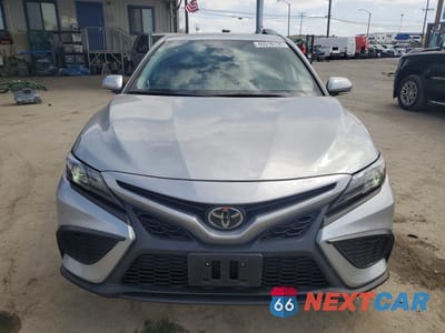 Piąte zdjęcie samochodu w środku: 2024 TOYOTA CAMRY SE VIN:4T1G11AK2RU256093 - miniatura