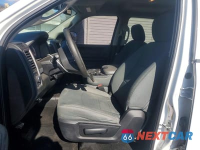 Zdjęcie 7 z 11 samochodu: 2014 RAM 2500 ST VIN:3C6UR5CL1EG322201 - miniatura