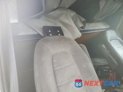 Zdjęcie 6 z 10 samochodu: 2000 VOLVO VN VIN:4V5ND5RH9YN240226 - miniatura