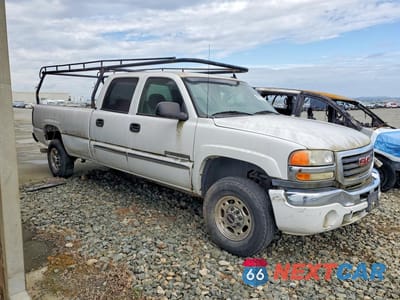 Czwarte zdjęcie samochodu z boku: 2006 GMC SIERRA C2500 HEAVY DUTY VIN:1GTHC23U96F246135 - miniatura