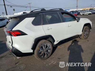 Trzecie zdjęcie samochodu z tyłu: 2024 TOYOTA RAV4 HYBRID XSE VIN:2T3E6RFV8RW060385 - miniatura