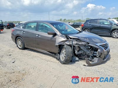 Czwarte zdjęcie samochodu z boku: 2015 NISSAN ALTIMA 2.5 S VIN:1N4AL3AP0FN378507 - miniatura