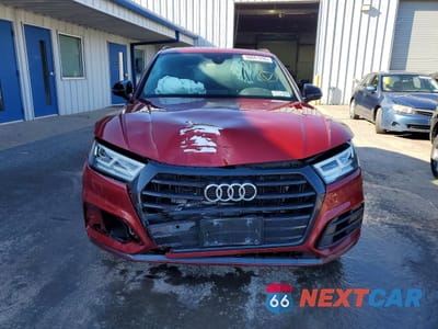 Piąte zdjęcie samochodu w środku: 2019 AUDI SQ5 PREMIUM PLUS VIN:WA1B4AFY2K2003323 - miniatura
