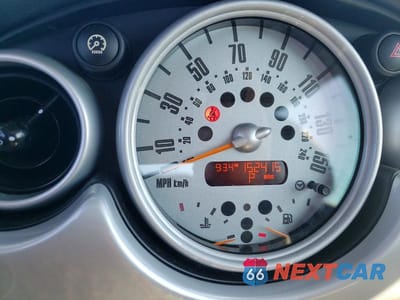 Zdjęcie 9 z 11 samochodu: 2005 MINI COOPER VIN:WMWRC33435TJ66305 - miniatura