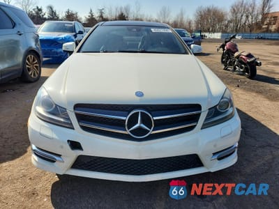 Piąte zdjęcie samochodu w środku: 2012 MERCEDES-BENZ C 250 VIN:WDDGJ4HB7CF769529 - miniatura