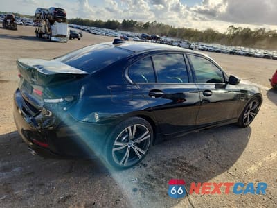 Trzecie zdjęcie samochodu z tyłu: 2022 BMW 330E VIN:3MW5P7J01N8C43108 - miniatura