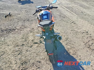 Czwarte zdjęcie samochodu z boku: 2023 KTM 390 RC VIN:MD2JYJ409PN202436 - miniatura