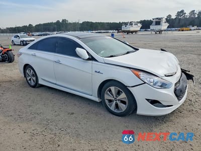 Czwarte zdjęcie samochodu z boku: 2012 HYUNDAI SONATA HYBRID BASE VIN:KMHEC4A44CA041022 - miniatura