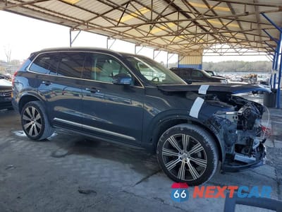 Czwarte zdjęcie samochodu z boku: 2021 VOLVO XC90 T6 INSCRIPTION VIN:YV4A221L0M1681681 - miniatura