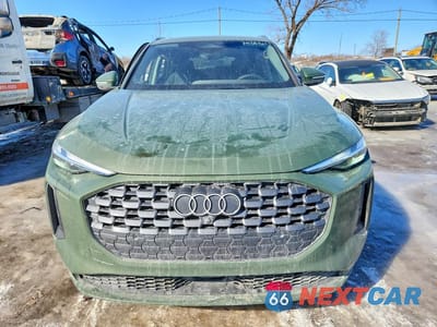 Piąte zdjęcie samochodu w środku: 2025 AUDI Q5 PREMIUM VIN:WA11AAGU9S2032804 - miniatura