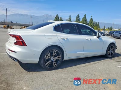 Trzecie zdjęcie samochodu z tyłu: 2021 VOLVO S60 T8 RECHARGE INSCRIPTION VIN:7JRBR0FL6MG119444 - miniatura