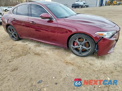 Czwarte zdjęcie samochodu z boku: 2017 ALFA ROMEO GIULIA VIN:ZARFAEBN5H7558383 - miniatura