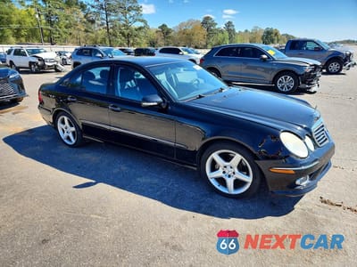 Czwarte zdjęcie samochodu z boku: 2009 MERCEDES-BENZ E 350 VIN:WDBUF56X39B369677 - miniatura